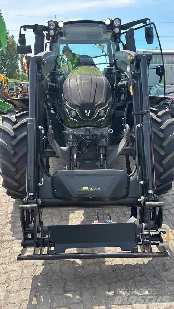 Valtra G135 曳引機