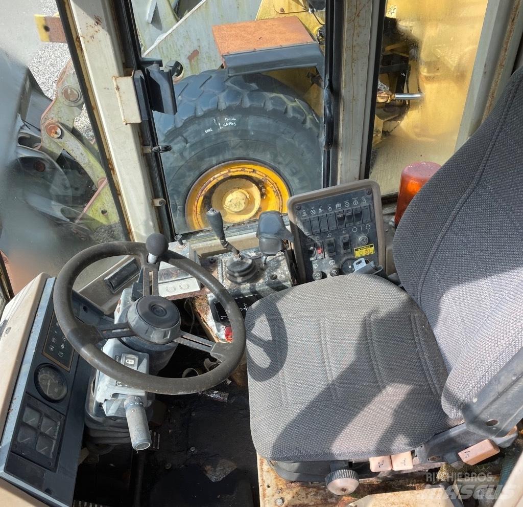CAT 928F 輪胎式裝載機