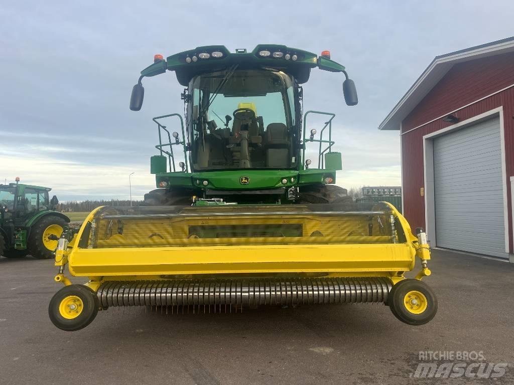 John Deere 9700i 自走式飼料採集機