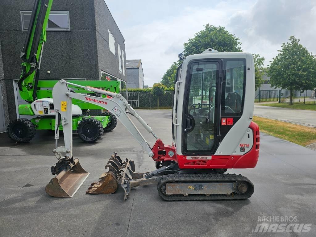 Takeuchi TB 216 小型挖土機/掘鑿機<7t(小型挖掘機)