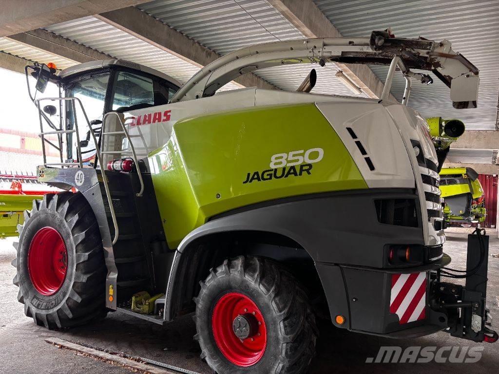 CLAAS Jaguar 850 自走式飼料採集機