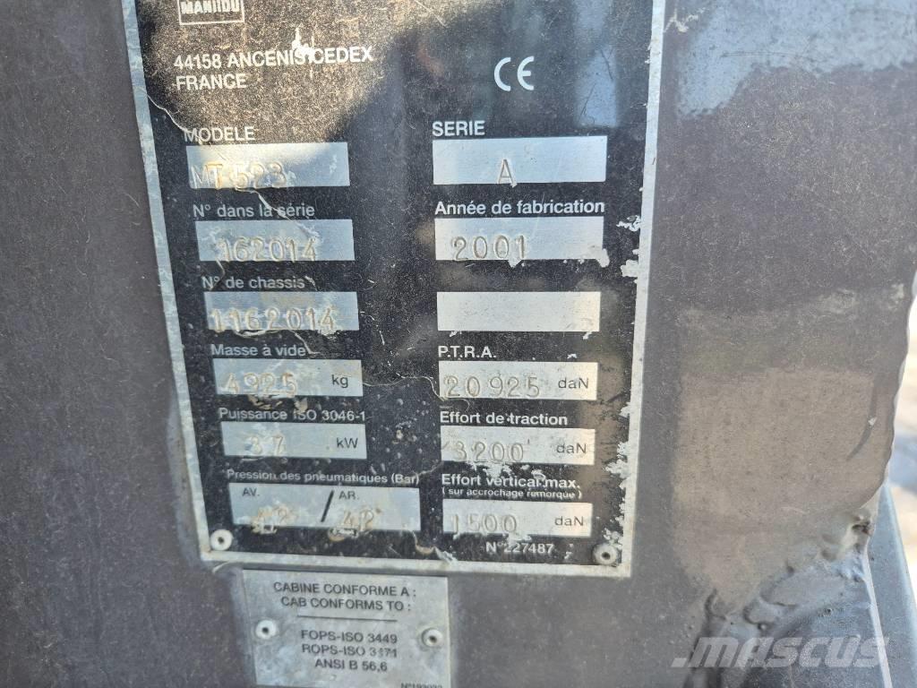 Manitou MT 523 伸縮臂操作車