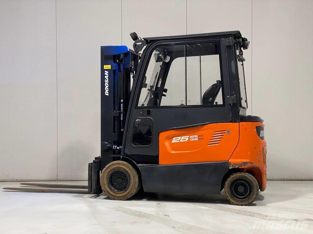Doosan B25X-7 電動堆高機