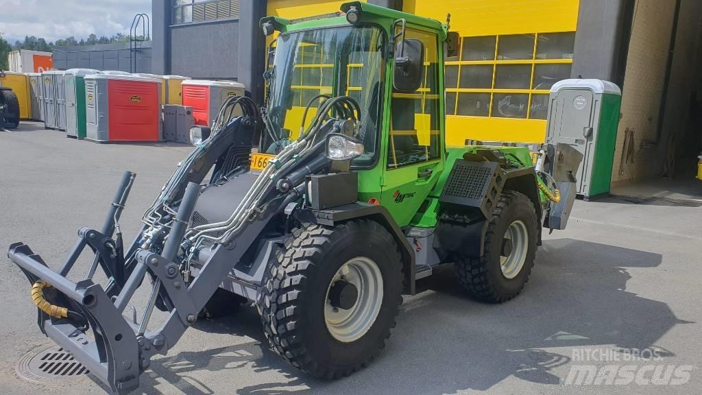 LM Trac 586 輪胎式裝載機