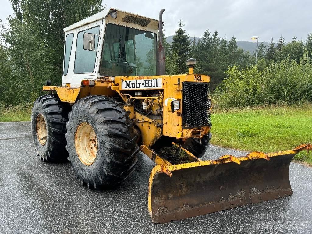 Muir-Hill MH121 曳引機