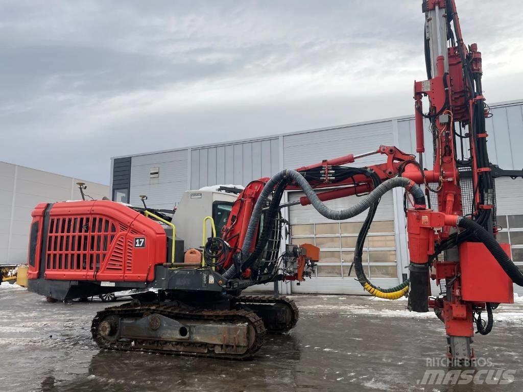 Sandvik DX800i 鑽孔機