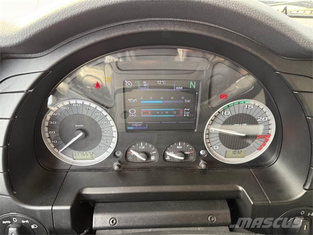 Iveco AS280 6X2 吊鉤式起重車