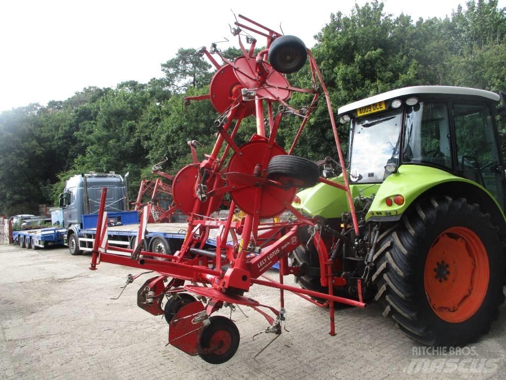 Lely Lotus 770 AWS 耙與翻草機