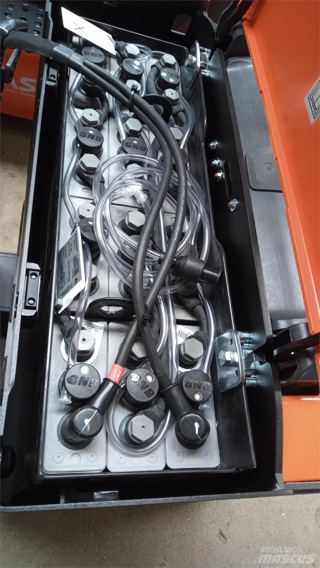 Toyota LPE200B 低架升降機