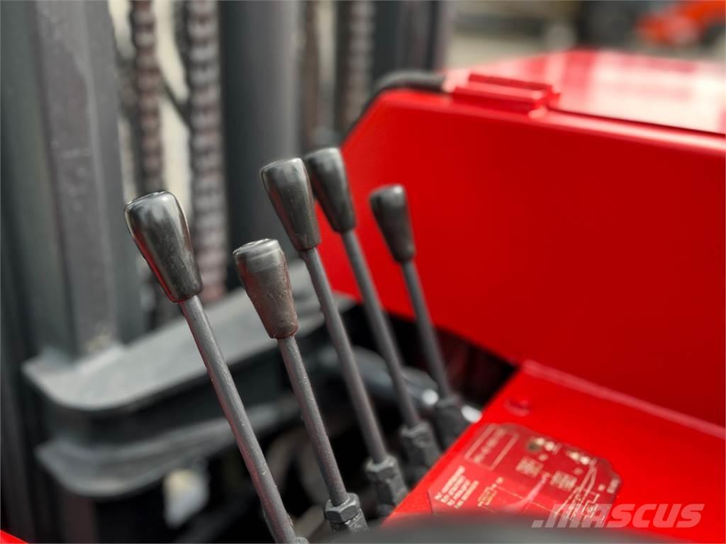 Moffett M3 20.4 卡車載式堆高機