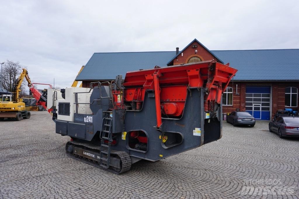 Sandvik QJ 241 移動式壓碎機