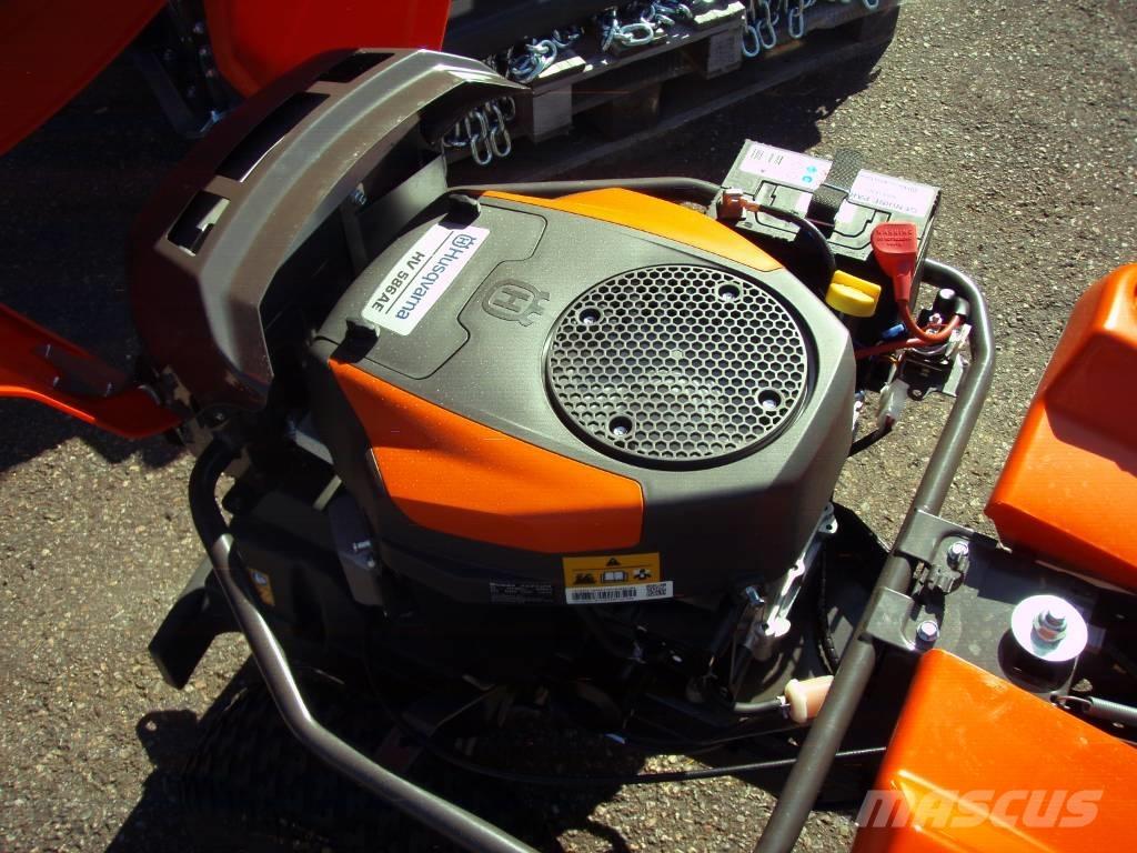 Husqvarna R 214 TC 騎乘式割草機