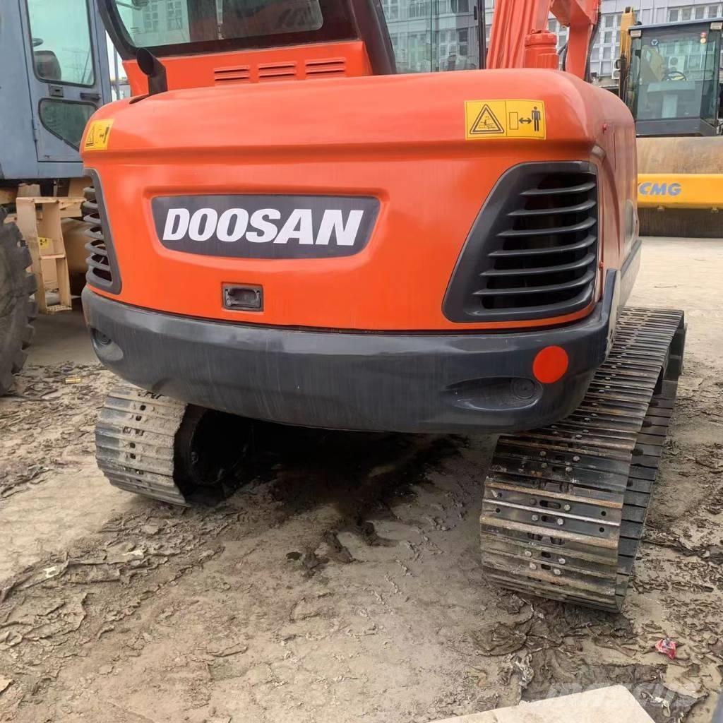 Doosan DX60 中型挖土機/掘鑿機/挖掘機 7t-12t
