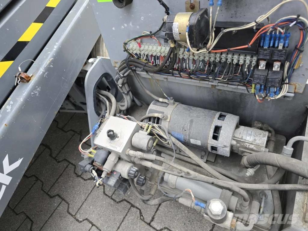 SkyJack SJ 3226 剪式升降機