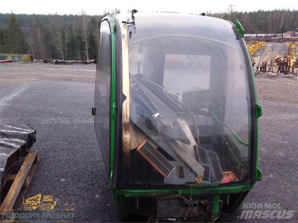 John Deere 1910e 駕駛室與內部