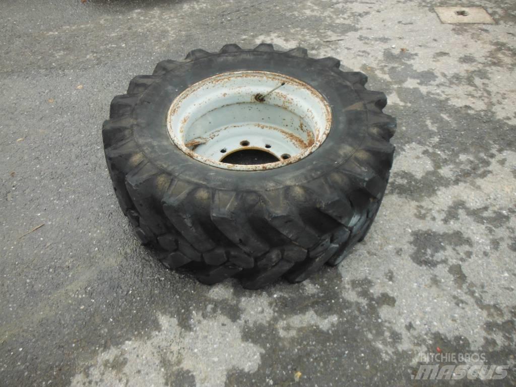 Michelin 15R22.5 輪胎、車輪和輪圈