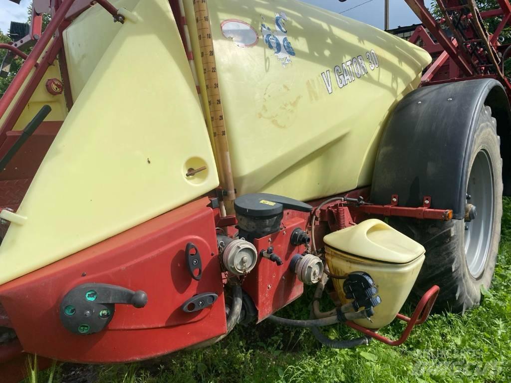 Hardi Navigator 3000 牽引式噴霧機