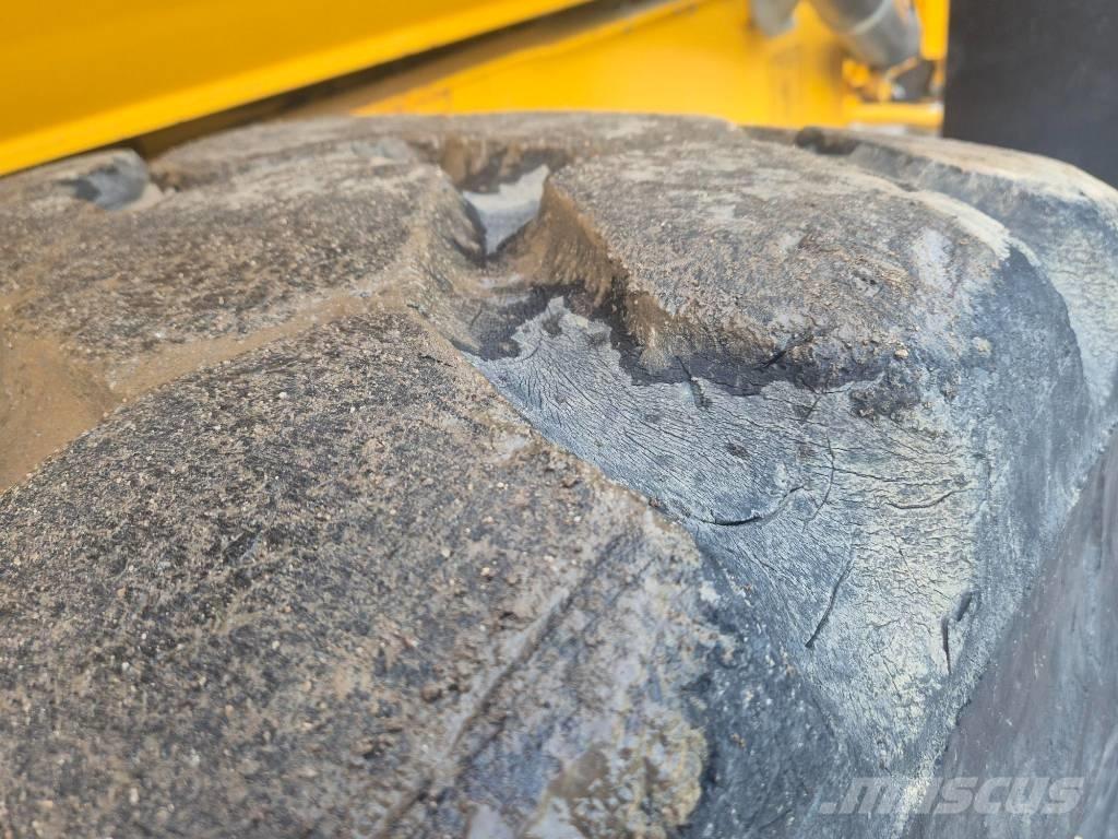 Volvo A25G 鉸接式起吊車