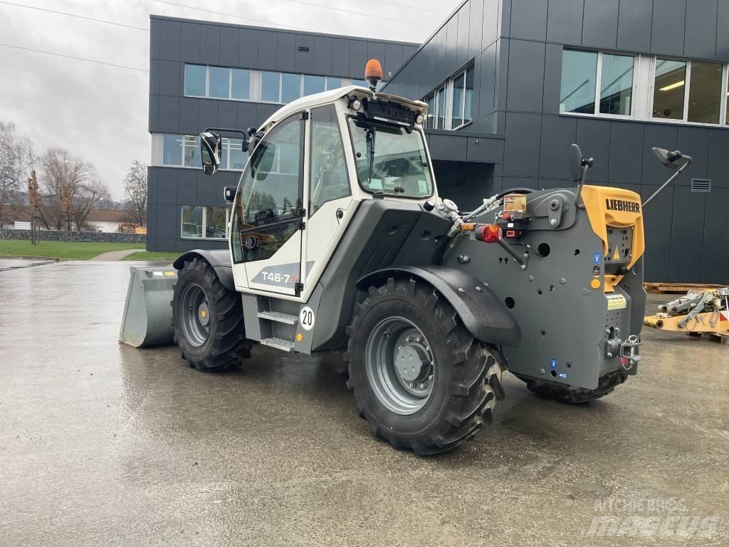 Liebherr T 46-7s 伸縮臂操作車