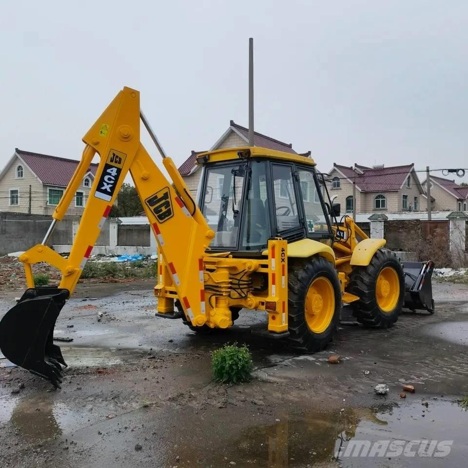 JCB 4CX 反鏟裝載機