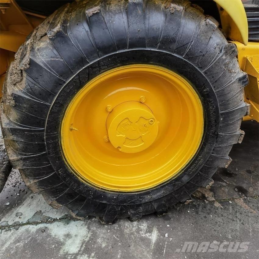 JCB 4CX 反鏟裝載機