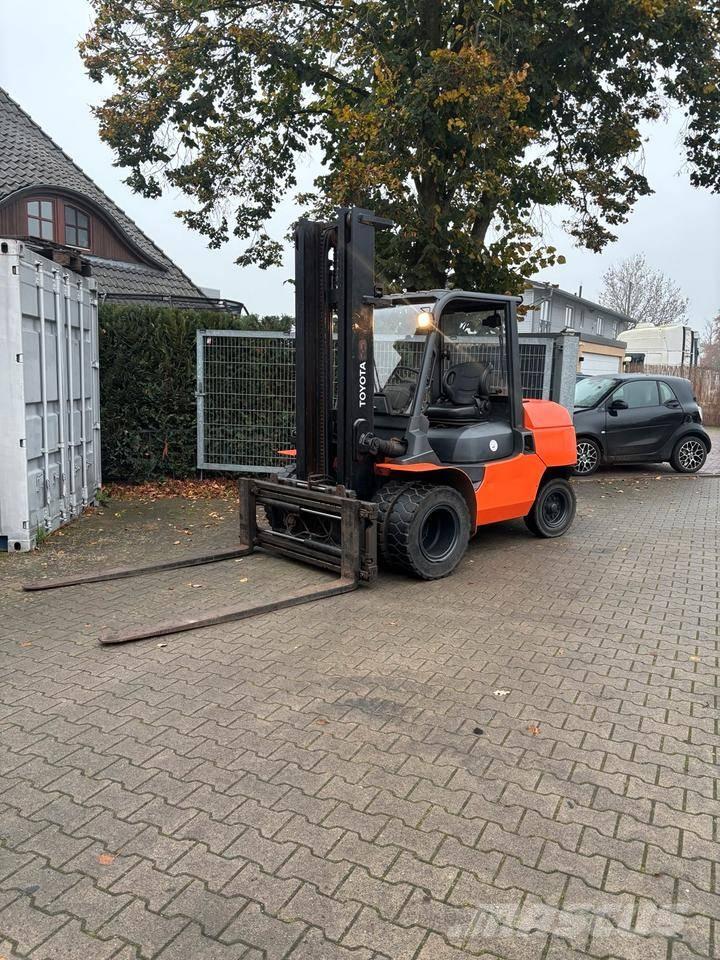 Toyota 7 FD 45 柴油卡車