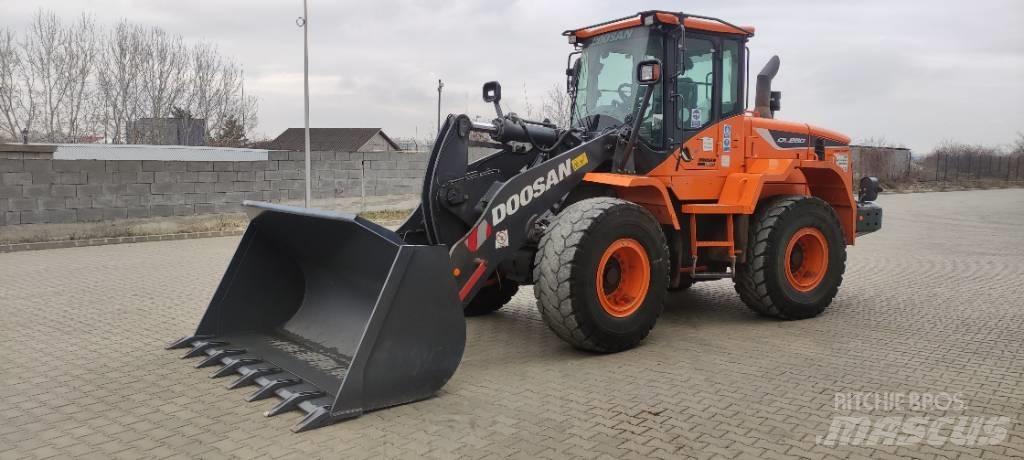 Doosan DL 280-5 輪胎式裝載機
