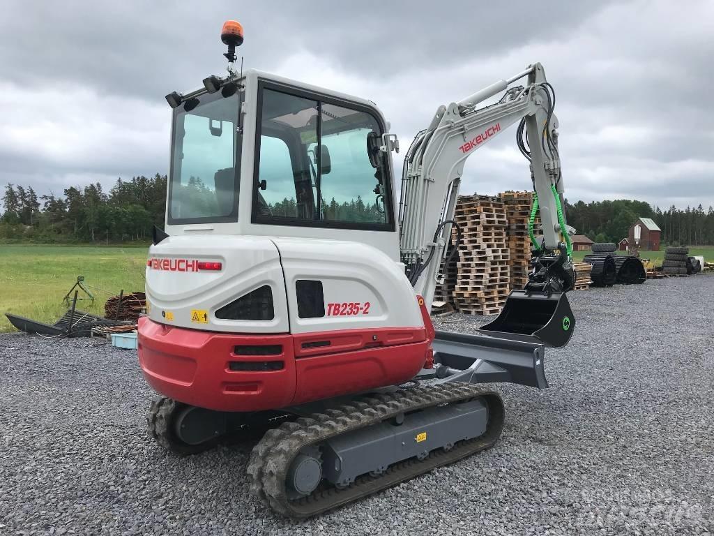 Takeuchi TB235-2 小型挖土機/掘鑿機<7t(小型挖掘機)