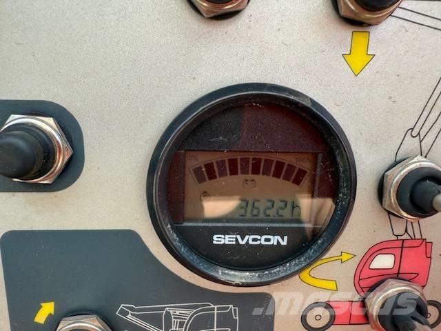 Manitou 170 AETJL 曲臂高空作業車