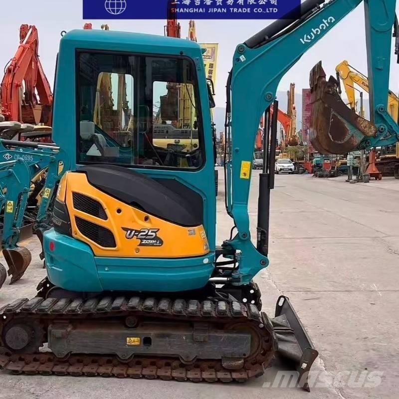 Kubota U 25 小型挖土機/掘鑿機<7t(小型挖掘機)