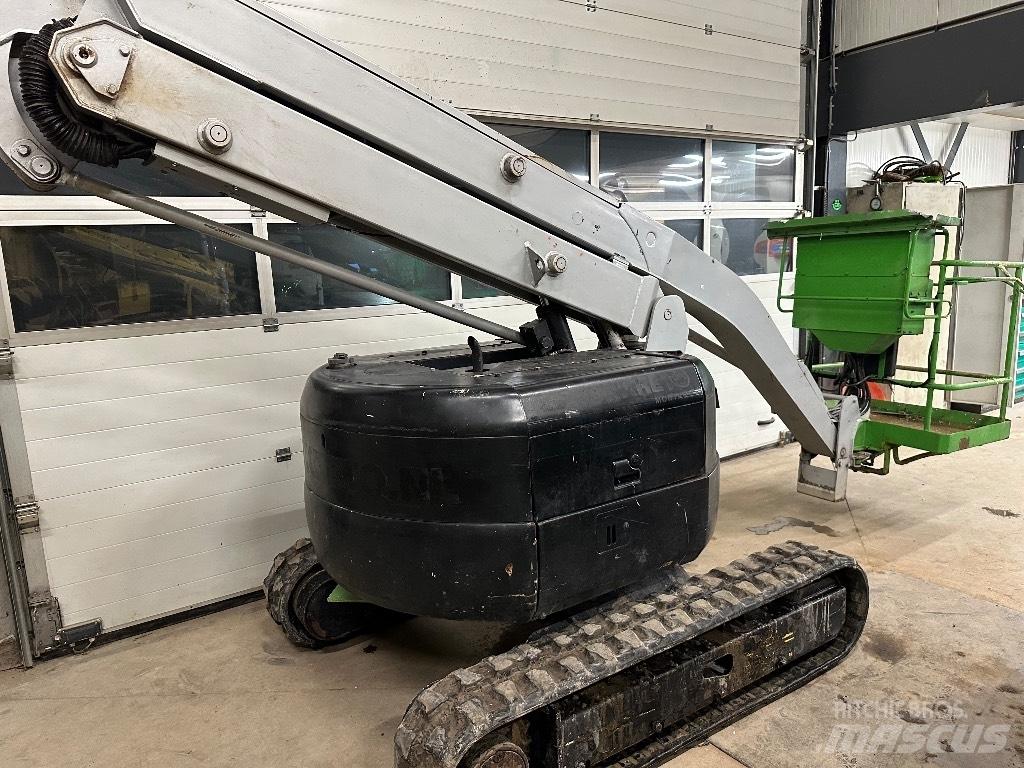 Hitachi HX 64 B 伸縮臂高空作業車