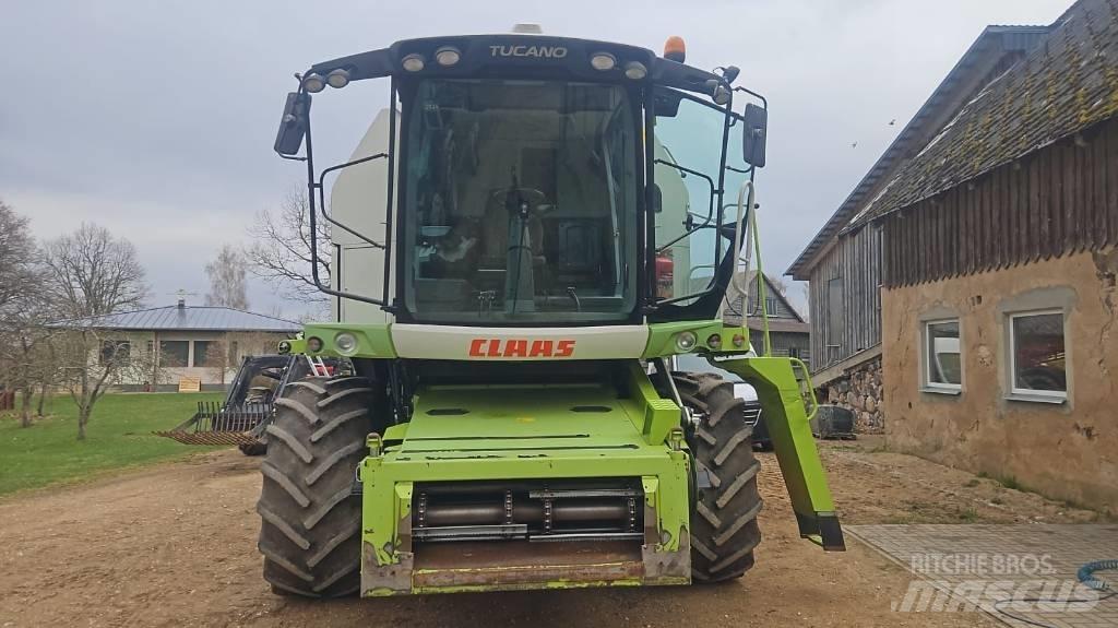 CLAAS Tucano 440 聯合收穫機