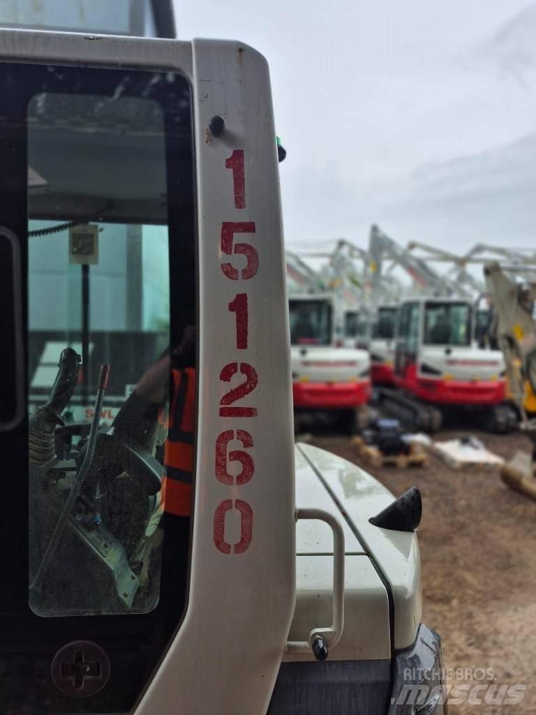 Takeuchi TB 250 小型挖土機/掘鑿機<7t(小型挖掘機)