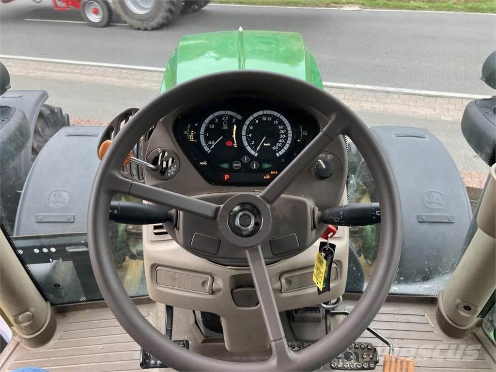 John Deere 6110R 曳引機