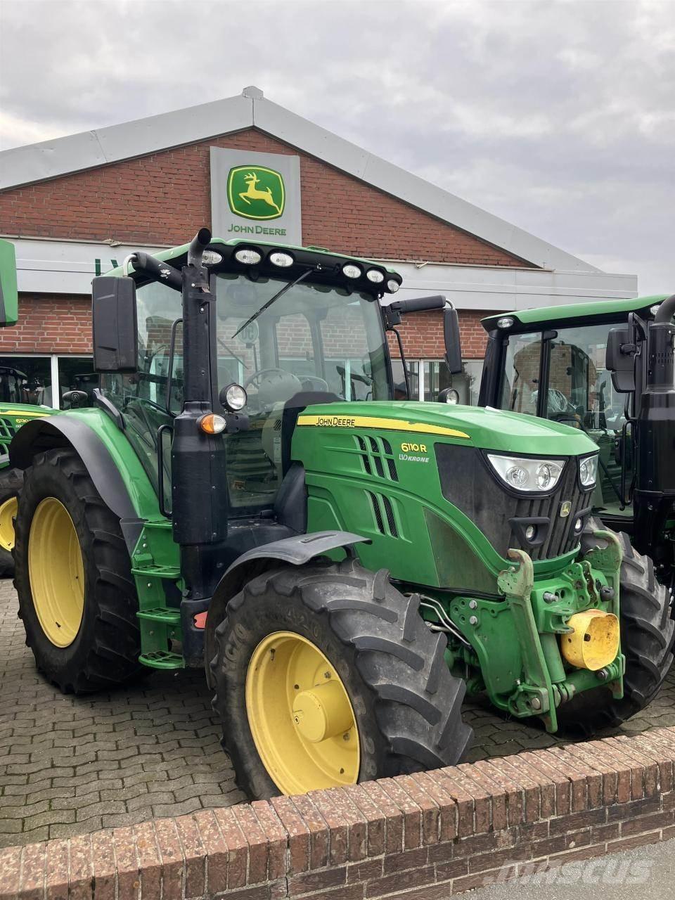 John Deere 6110R 曳引機