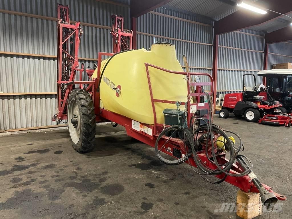 Hardi Ranger 2500 牽引式噴霧機