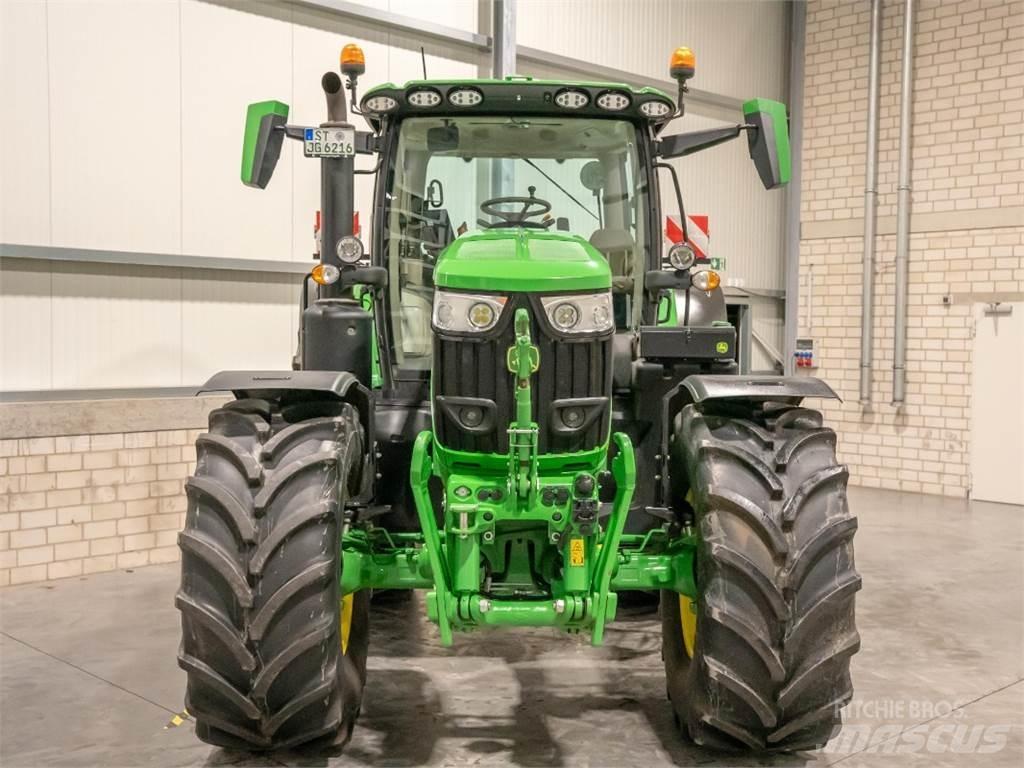 John Deere 6R215 曳引機