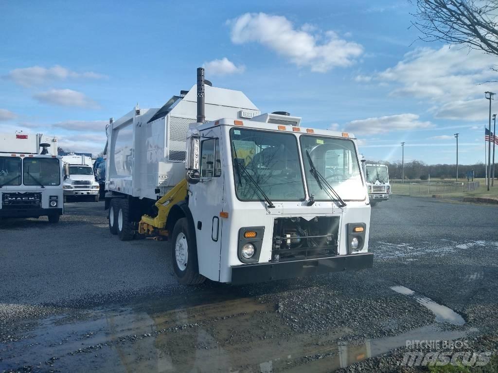 Mack LEU613 垃圾車