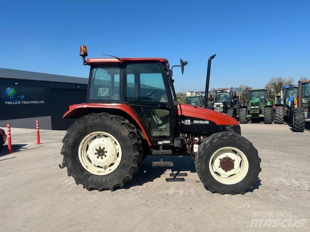 New Holland L 95 曳引機