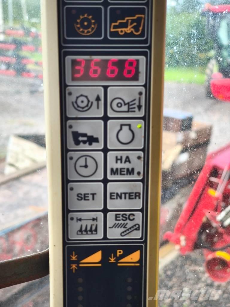 New Holland CS 6080 聯合收穫機