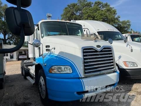 Mack CXN613 曳引機組件