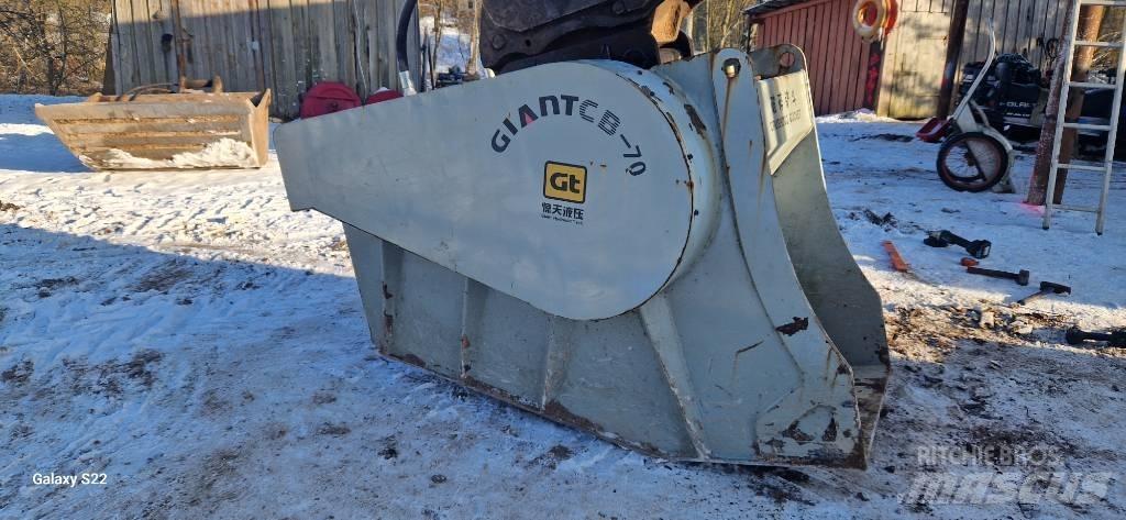 GiANT CB-70 破碎機