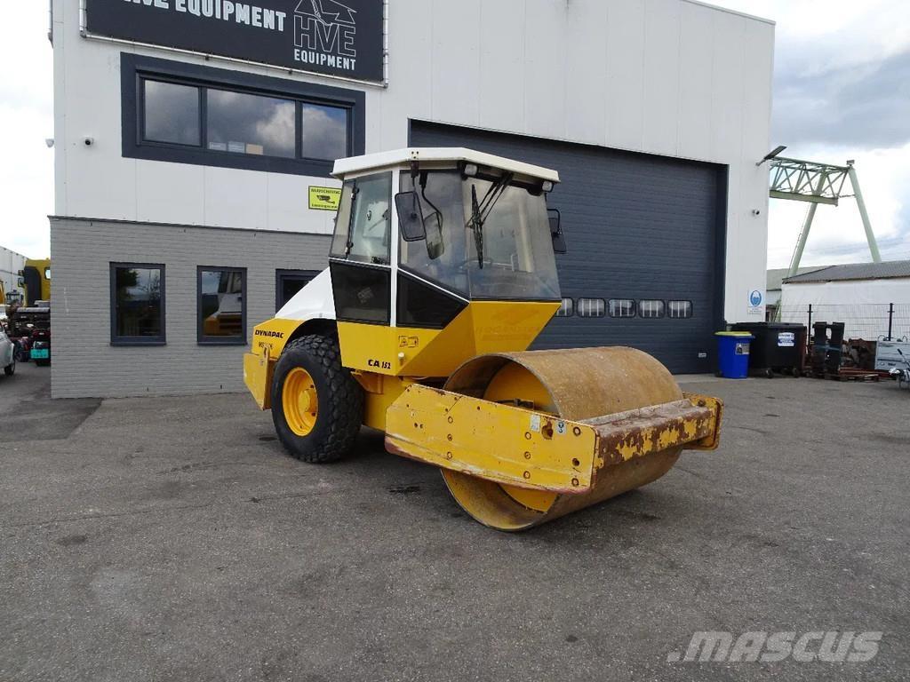 Dynapac CA152D 膠輪滾壓機