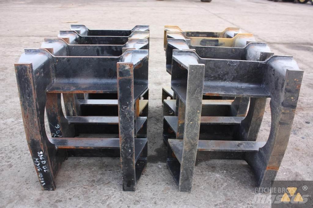 CAT Trackguards 底盤和懸架