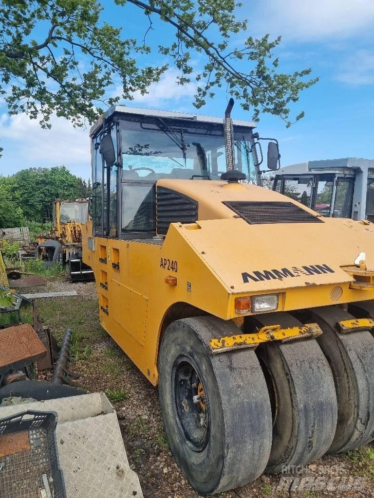 Ammann AP 240 膠輪滾壓機