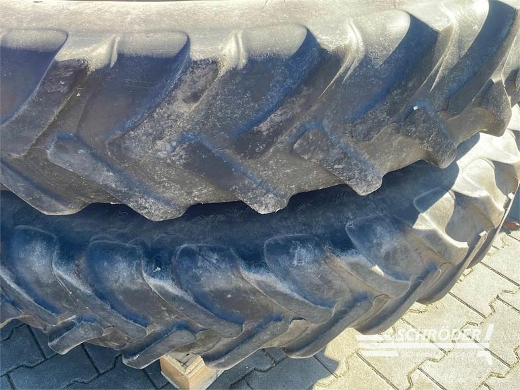  12.4 R 52 輪胎、車輪和輪圈