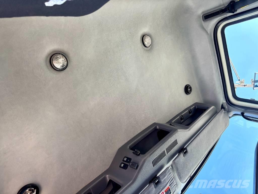 Mack GU813 起重可拆卸式卡車