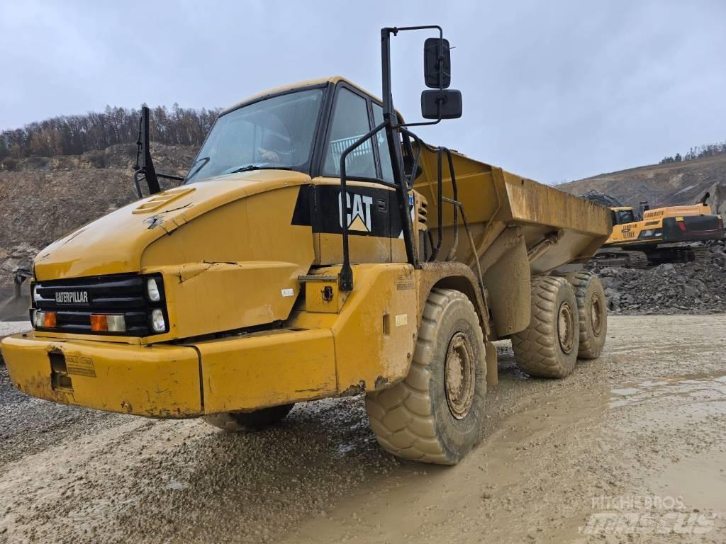 CAT 730 鉸接式起吊車