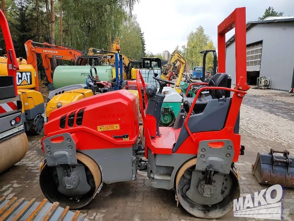 Hamm HD 12 VV 雙輪滾壓機