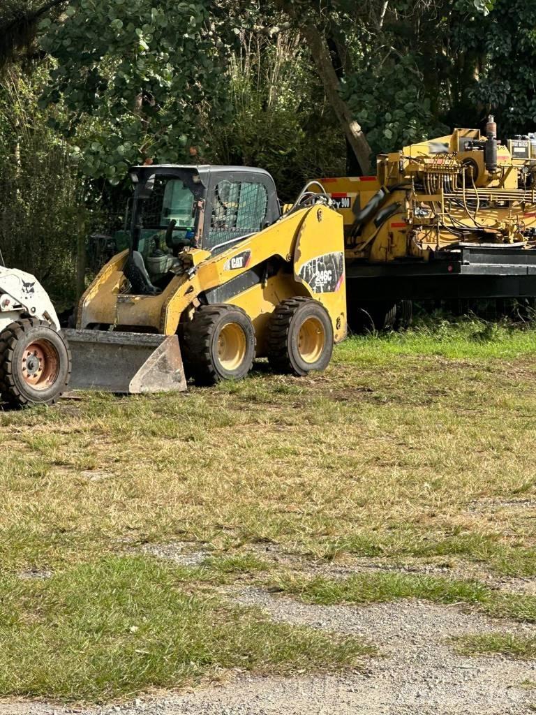 CAT 248C 滑移轉向裝載機